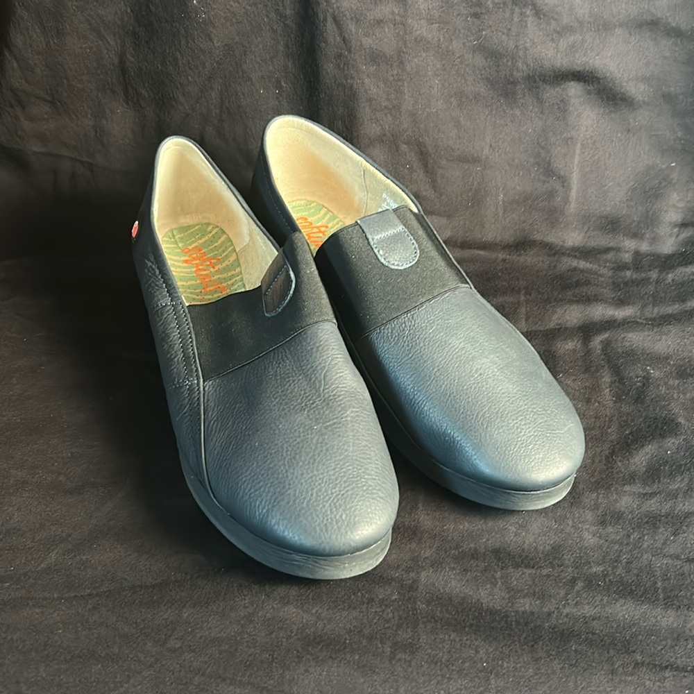 NWT Fly London Softinos Navy Leather Comfort Shoes